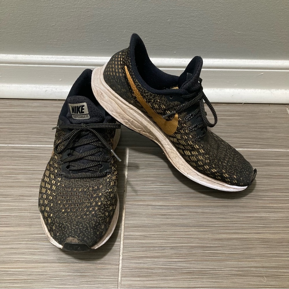 4/$10 - Nike Zoom Pegasus 35 - Black & Gold